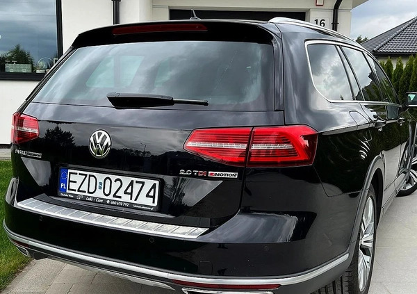 Volkswagen Passat cena 87900 przebieg: 189000, rok produkcji 2018 z Krynica-Zdrój małe 379